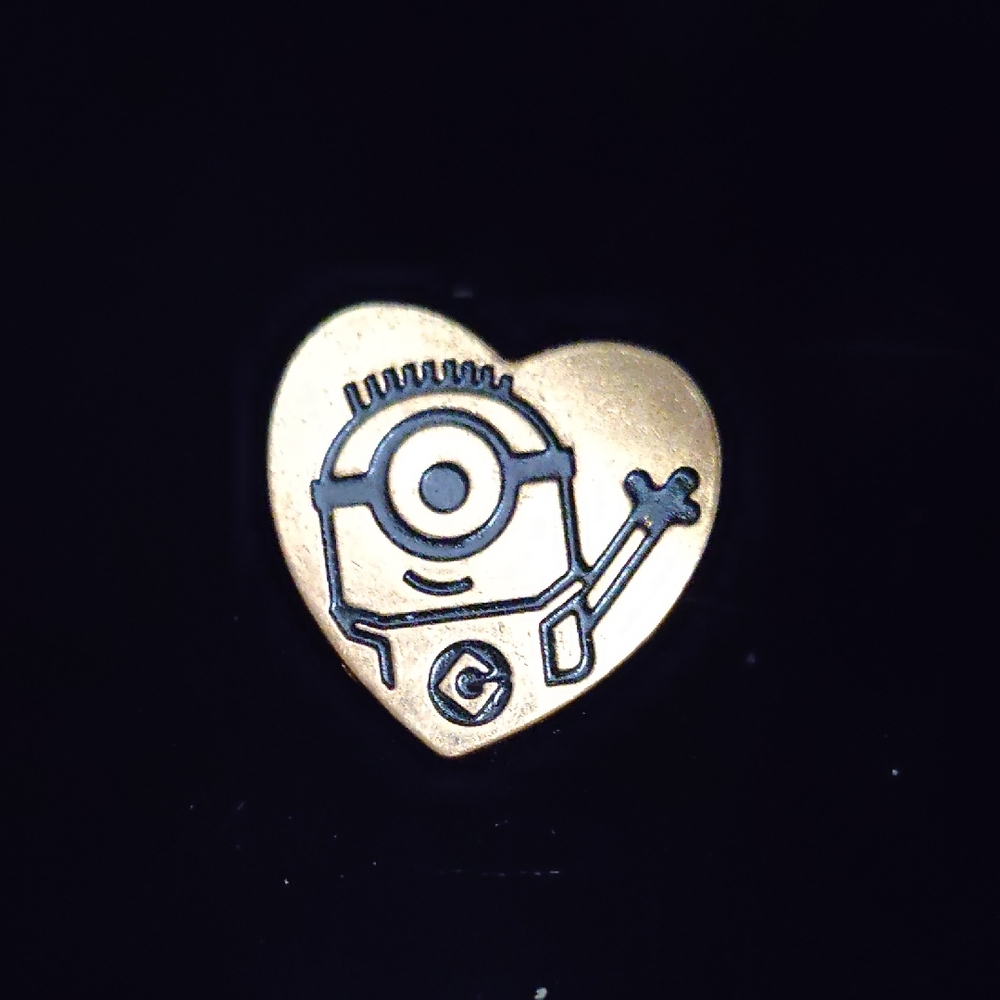 Minion Heart Pin